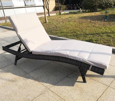 China Hot Seller Summer Folding Sun Bed Modern Outdoor Poolside Furniture Ready Running Plastic Rattan Sun Lounge for sale