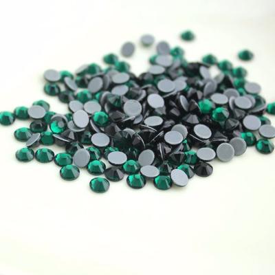 China Environmental Inspection High Quality Wholesale Flat Back DMC SS20 Green Color Hot Fix Rhinestone For Clothes for sale