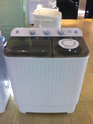 China Dubbele de Tonwasmachine van het water Efficiënte Beweegbare 7.8kg Huishouden met Witte Plastic Dekking Te koop