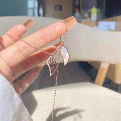 China CLASSIC 2021 Wholesale Fashion Jewelry 18k Gold Color Feather Necklace 925 Sterling Silver Angel Wing Pendant Necklace for sale