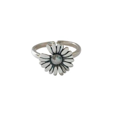 China 2021 CLASSIC retro daisy s925 ring fashion wild flower hot sale sterling silver open index finger ring for sale