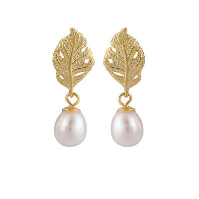 China CLASSIC 2021 New Fashion Temperament Jewelry Gold Plated 14K Gold Plated Elegant Trendy Leaves Baroque Pearl Jewelry Dangling Earrings for sale