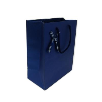 China Popular wholesale ins style handbag birthday gift bag Custom Craft Black Gift Paper Bag With Handle for sale