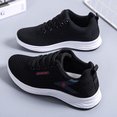 China Fashion trend sports casual running shoes fly sports physical education class casual single fashion woven single shoes for sale