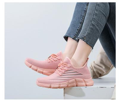 China Fashion Trend Breathable Running Flats Non Slip Women Sneakers Gym Shoes Women Sports Sneaker Shoes for sale