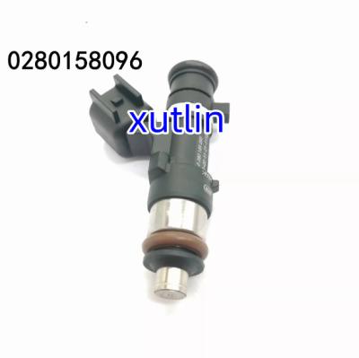 Cina Auto Parts Fuel Injector nozzle  0280158096 8653891 For 2004-11 Volvo S40, S60 2.5L I5 in vendita