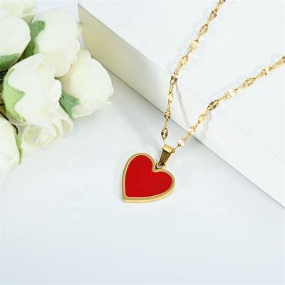 China 2021 FASHIONABLE New Designer Necklace Gold Plated Chains 316 Stainless Steel Necklace Acrylic Red Heart Pendant Necklace for sale