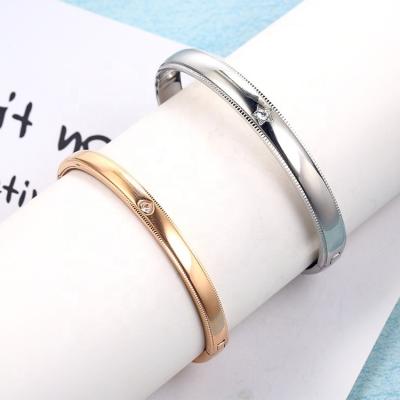 China Wholesale Custom TRENDY Stainless Steel Fashion Jewelry 18k Gold Plated Shell Four Leaf Clover Cuff Bangle Bracelet For Women for sale