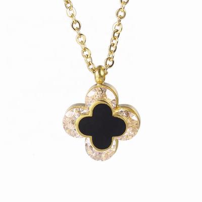 China FASHIONABLE Exquisite Diamond Crystal Tiny Flower Clavicle Necklace 18k Gold Plated Pendant Necklace Jewelry For Women Gift for sale