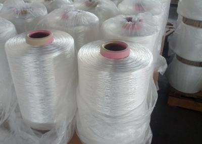 China Alto blanco crudo de los hilados de polyester de la tenacidad de la contracción regular 2000D usado para las correas en venta