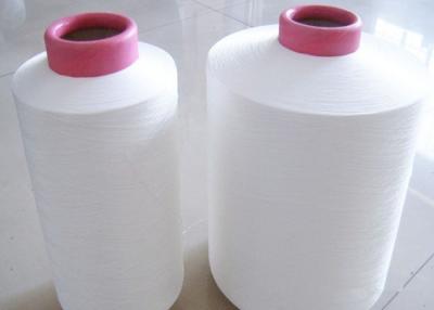 China Des niedrige Ausdehnungs-Qualität des vollen stumpfen Polyester-DTY Garn-150D/144F rohe Weiß-AA für Aufkleber zu verkaufen