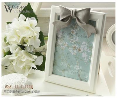 China MDF Picture frame white color frame lift picture frame for sale