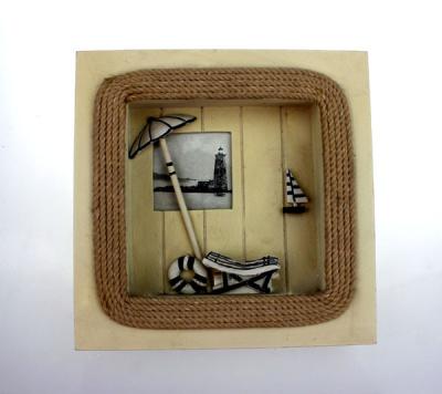 China Wooden square photo frame for wall hanging decoration custom make picture frames for sale