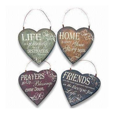 China Wooden wall hanging plaque in heart shape for sale