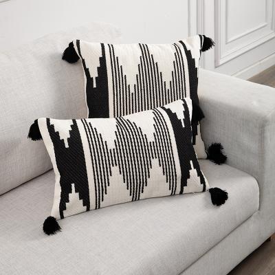 China BOHO DESIGN Black and White Cotton Woven Cushion Cover Folded Customized Throw Blanket Decorative for sale