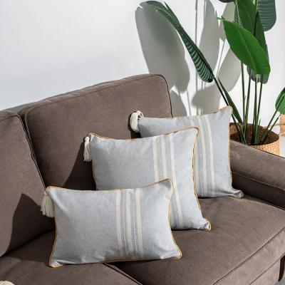 China Wholesale Portable Home Decor Decorative Pillow Cover Throw Pillow Case With White Tassel for sale