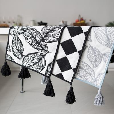 China High Quality Chinese Stripe Home Fancy Restaurant Woven Tassels Table Runner For Dining Table for sale