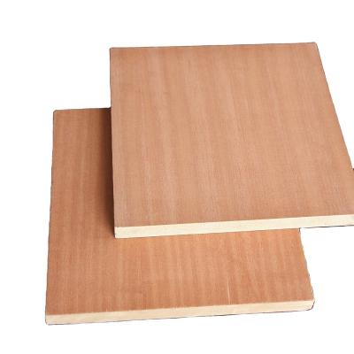 China Moisture-Proof high quality melamine oak/polar/Eucalyptus wood mdf/chipboard/prices plywood/particle board for office buildings construction for sale