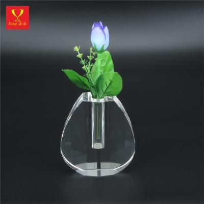 China China Drop Shipping Clear Environmental Faceted Crystal Vases Luxury For Wedding Family Tables for sale