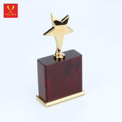 China Europe Hitop Metal Medals Wholesale Custom Design Logo Wooden Base Metal Trophy For Business Gift for sale