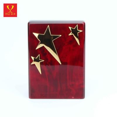 China Europe Red Color Wooden Trophy Hitop Manufacture Wooden Trophy Awards With Metal Star Decoration for sale