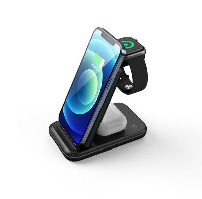 China Hot New Products 2021 Amazon Wireless Multi Charger 15W Fast Phone/Earphone/Watch 4 In 1 Foldable Wireless Charger Cell Phone Charging iPhone For Samsung for sale