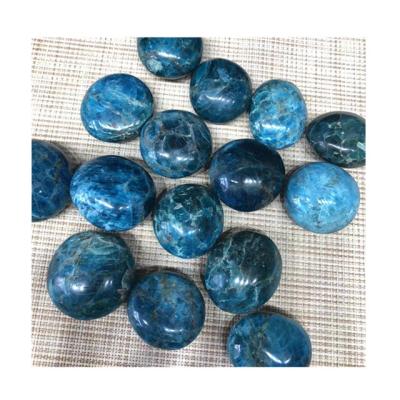 China New Arrival China Natural Quartz Polished Crystal Therapy Stones Apatite Palm Stone For Buyer for sale