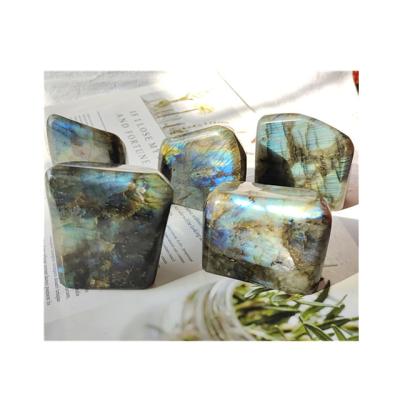 China China wholesale natural quartz freeform healing stones labradorite position stone for home decoration for sale