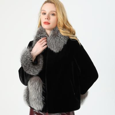 China Women's Faux Fox Fur Coat Jacket Breathable Winter Grown Faux Fur Hooded Women's Breathable Jacket With Hood Fashion Short Style Fake Fur for sale