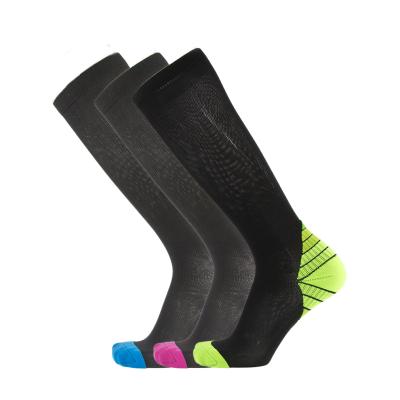 China Athletic High Quality Athletic Calf Graduated Knee High Running Sport Bumps 20-30 mmHg Compression Socks for sale