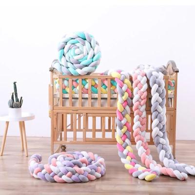 China Modern Baby Hutch Bumper Knotted Infant Room Decor Plush Braid Baby Hutch Protector Knot Weave Bed Sleep Bumper for sale