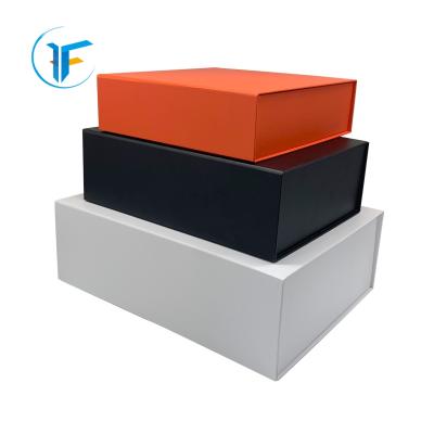 China Handmade Black Design Magnet Free Closing Rigid Cardboard Packing Boxes for sale