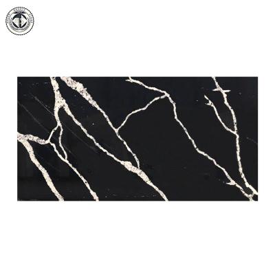 China Solid Surface Engineered Stone Quartz Stone Calacatta Fine Grain Black Artificial Quartz en venta