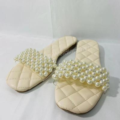 China High Quality Light Weight 2021 WDC Summer Hot Sandals With Pearl And Diamond Slippers For Women for sale