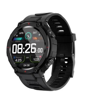 Cina G18 Fitness Tracker Smartwatch 1.32 Inch Screen Waterproof Sports Smartwatch Con BT Calling in vendita