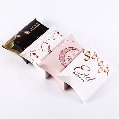 China 2022 new arrival Ramadan kareem pillow shape disposable paper box ready to ship Ramadan Mubarak gift boxes for sale