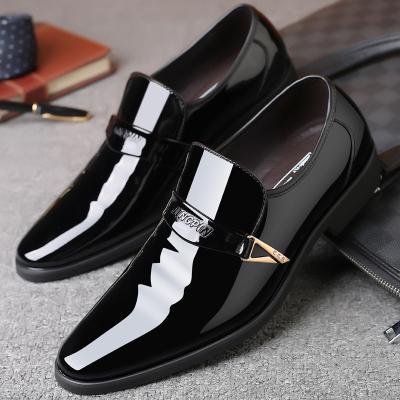 China Flat 2022 New Fashion Men's Business Casual Shoes Wholesale Lightweight Men's Stylish Shoes Slip On Formal Leather Loafers Shoes For Men for sale