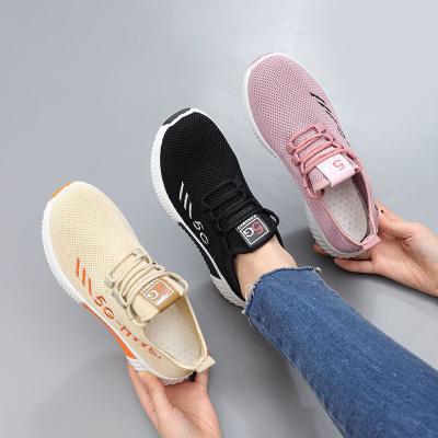 China Lightweight newcomers fashion slip on casual sneakers lightweight ladies running shoes women sneakers walking tennis shoes for sale