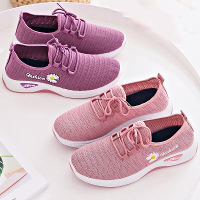 China 2022 Fashion Trend Women's Cheap Tennis Shoes Non Slip Running Shoes Sneakers Mesh Walking Shoes Breathable Sneakers For Women for sale