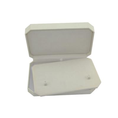 China Recyclable High Quality Pure Color Gift Box Simple Luxury Light Luxury Short White Leather Jewelry Box for sale