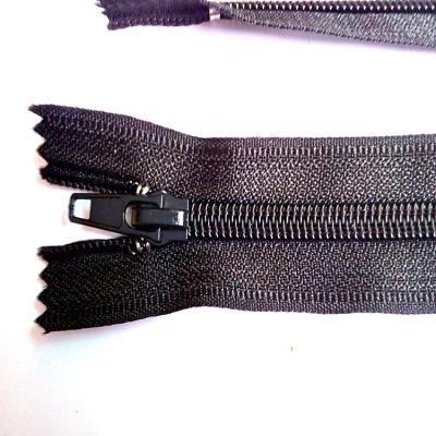 China Auto Lock 20 Cm 5# Clogged Nylon Pants Zipper  	Nylon Coil Zipper 20 cm 5# nylon zipper for sale