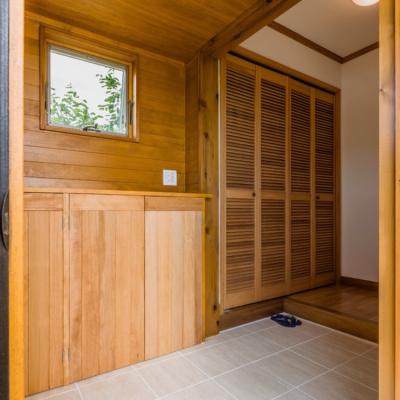 China Puertas interiores contemporáneas del ODM de madera sólida para el chalet casero en venta