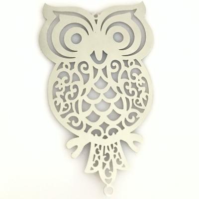 China Home Decoration Carved Stainless Steel Wind Chime Ornaments Crafts Hardware Owl Shaped Hanging Fine Carved Fine Carved Fine Cut for sale