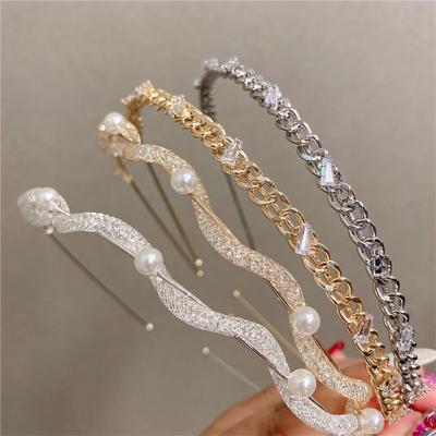 China 2021 New Ladies Daily Wholesale Crystal Rhinestones Designer Hair Scrunchies Headband Chain Headband for sale