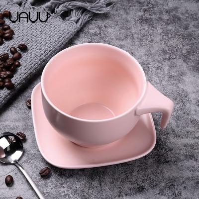 China Modern Design Drinkware Hotel Coffee Mugs / Sustainable Round Coffee Ceramic Mug With Saucer for sale