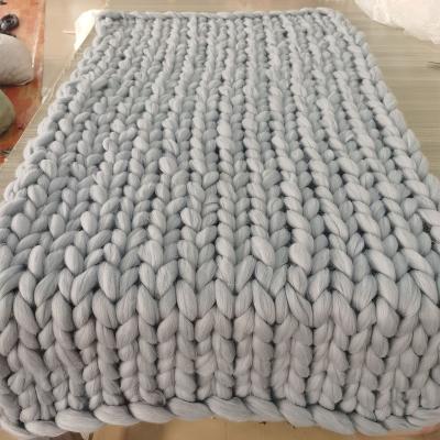 China New 100% Soft And Warm Super Chunky Merino Wool Handmade Knit Sofa TV Blanket Blanket for sale