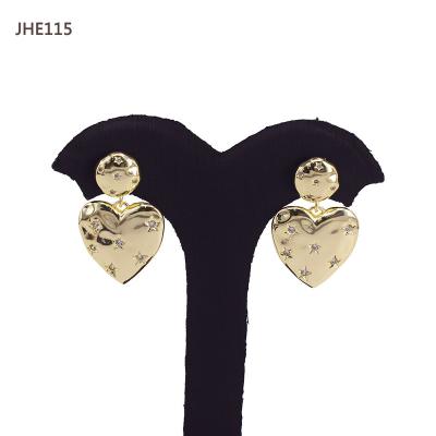 China JHE115 Fashion Wholesale High Quality 18K Gold Plated Heart Cubic Zirconia Stud Earrings for sale