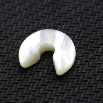 China Custom White Game Or Fire Color Sea Shell C Shape Mother Of Pearl For Necklace Ring for sale