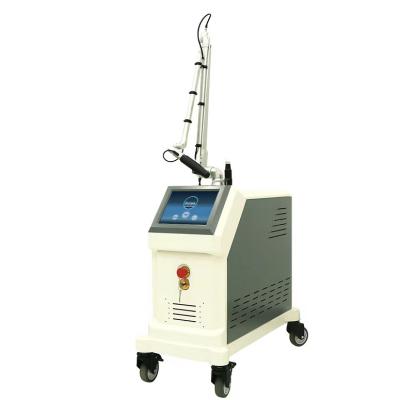 Cina picosecondo Pico Laser Tattoo Removal Equipment di 1064nm 755nm 532nm in vendita