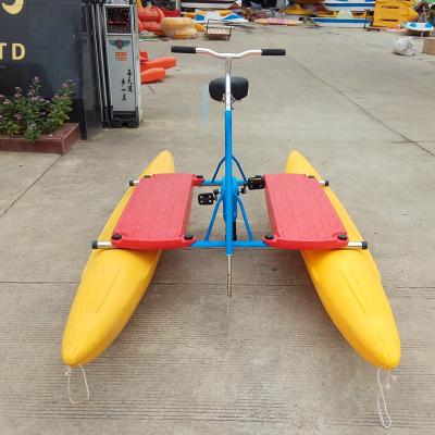 China Plastic Single Leisure Fun Water Pedal Boat Guided Pedal Boat Pleasure Craft for sale